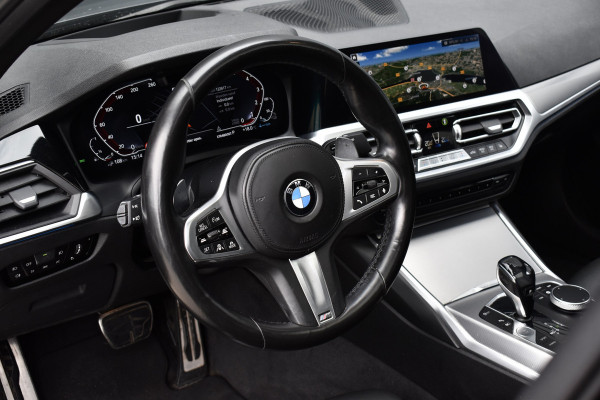 BMW 3 Serie 330e High Executive M Sport | Schuif/Kanteldak | ACC | Laser Light | Memory | Head-Up | Adaptief Onderstel |