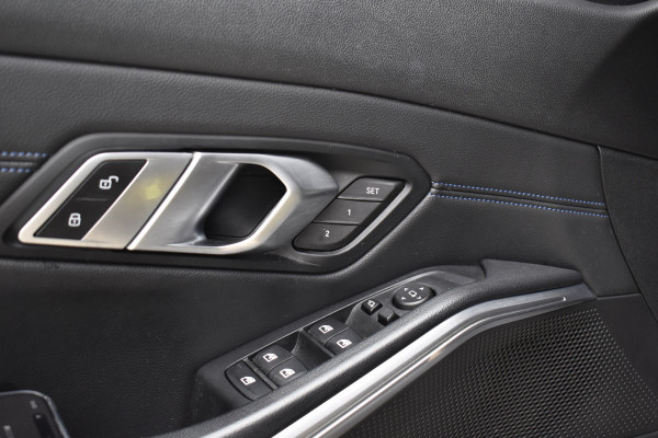 BMW 3 Serie 330e High Executive M Sport | Schuif/Kanteldak | ACC | Laser Light | Memory | Head-Up | Adaptief Onderstel |