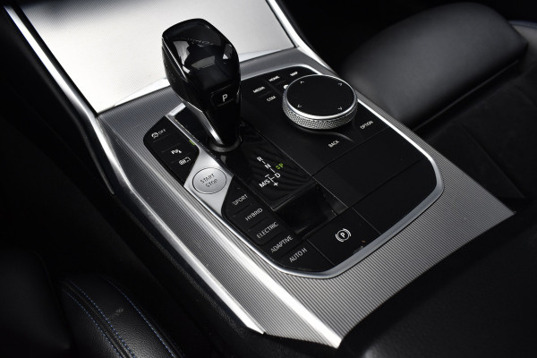 BMW 3 Serie 330e High Executive M Sport | Schuif/Kanteldak | ACC | Laser Light | Memory | Head-Up | Adaptief Onderstel |