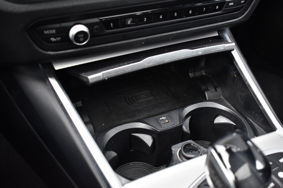 BMW 3 Serie 330e High Executive M Sport | Schuif/Kanteldak | ACC | Laser Light | Memory | Head-Up | Adaptief Onderstel |