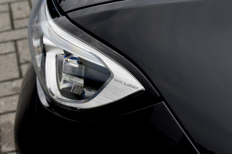 BMW 3 Serie 330e High Executive M Sport | Schuif/Kanteldak | ACC | Laser Light | Memory | Head-Up | Adaptief Onderstel |