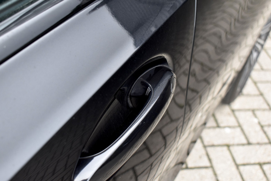 BMW 3 Serie 330e High Executive M Sport | Schuif/Kanteldak | ACC | Laser Light | Memory | Head-Up | Adaptief Onderstel |