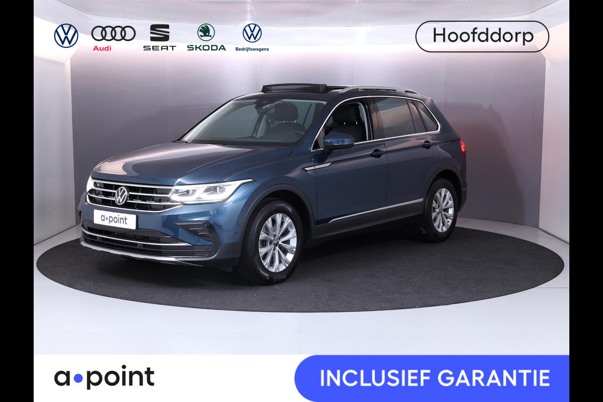 Volkswagen Tiguan 1.5 TSI Elegance 150pk DSG| Pano-dak| El.Trekhaak| 19'LM-velgen/ Alarm Volkswagen Tiguan 1.5 TSI Elegance 150pk DSG| Pano-dak| El.Trekhaak| 19'LM-velgen/ Alarm