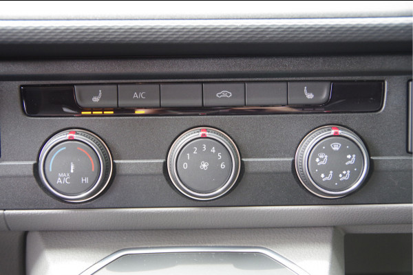 Volkswagen Transporter 2.0 TDI L2 30, 3-ZITS, 150PK AUT. LED, TREKHAAK, CAMERA, APPLE CARPLAY, STOELVERWARMING, STANDKACHEL, AIRCO