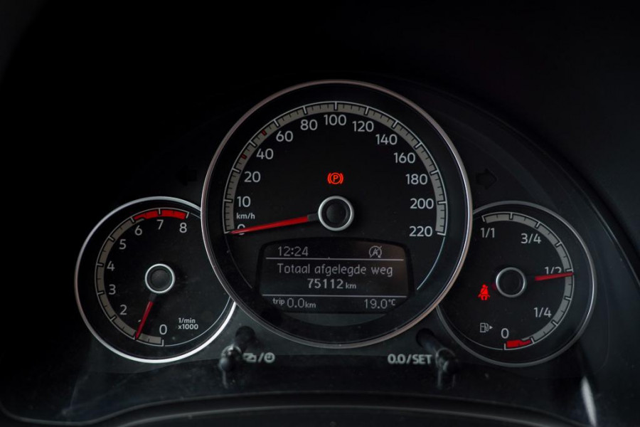 Volkswagen up! 1.0 BMT move up! / Winterpack / 5Drs / Stoelverwarming / AppConnect