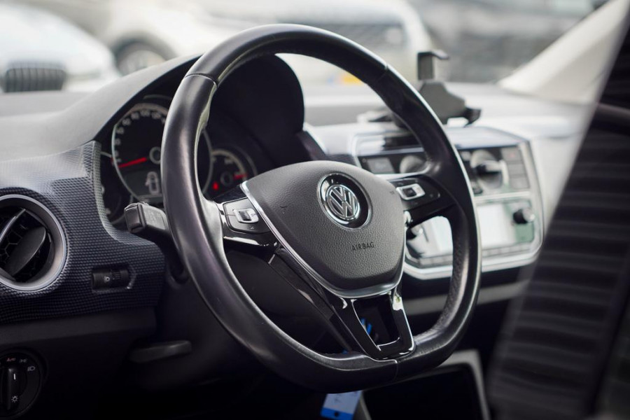 Volkswagen up! 1.0 BMT move up! / Winterpack / 5Drs / Stoelverwarming / AppConnect