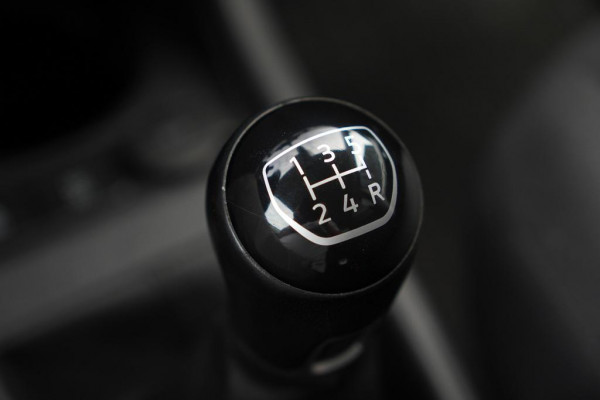 Volkswagen up! 1.0 BMT move up! / Winterpack / 5Drs / Stoelverwarming / AppConnect