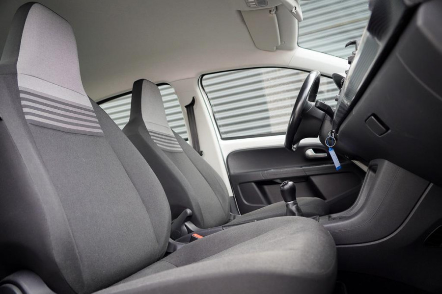 Volkswagen up! 1.0 BMT move up! / Winterpack / 5Drs / Stoelverwarming / AppConnect