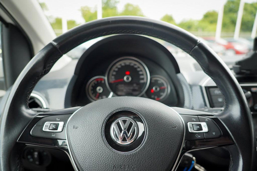 Volkswagen up! 1.0 BMT move up! / Winterpack / 5Drs / Stoelverwarming / AppConnect