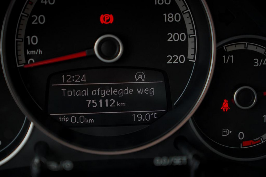 Volkswagen up! 1.0 BMT move up! / Winterpack / 5Drs / Stoelverwarming / AppConnect