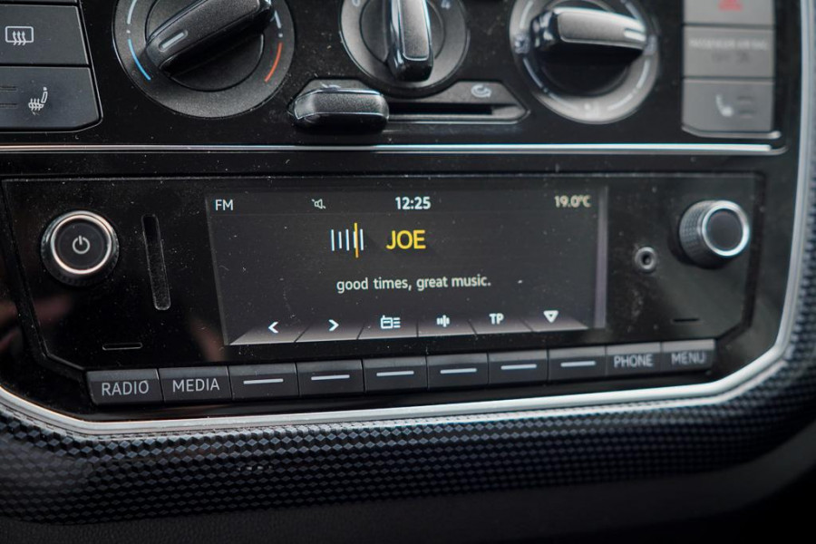 Volkswagen up! 1.0 BMT move up! / Winterpack / 5Drs / Stoelverwarming / AppConnect