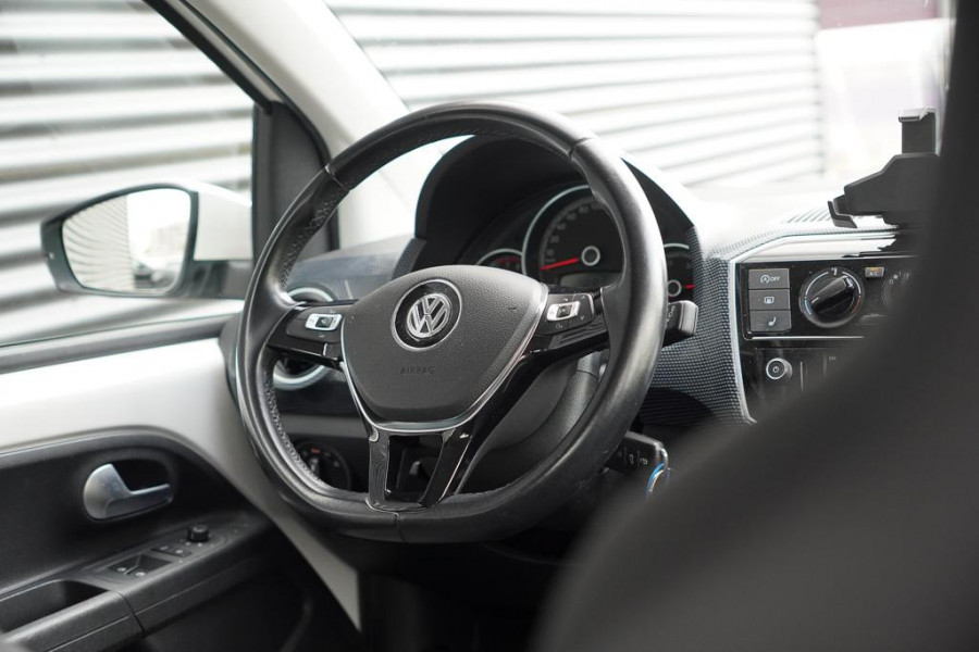 Volkswagen up! 1.0 BMT move up! / Winterpack / 5Drs / Stoelverwarming / AppConnect