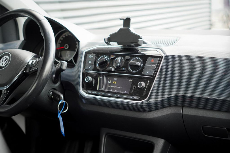 Volkswagen up! 1.0 BMT move up! / Winterpack / 5Drs / Stoelverwarming / AppConnect