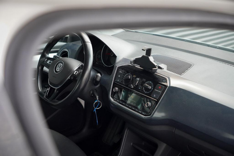 Volkswagen up! 1.0 BMT move up! / Winterpack / 5Drs / Stoelverwarming / AppConnect