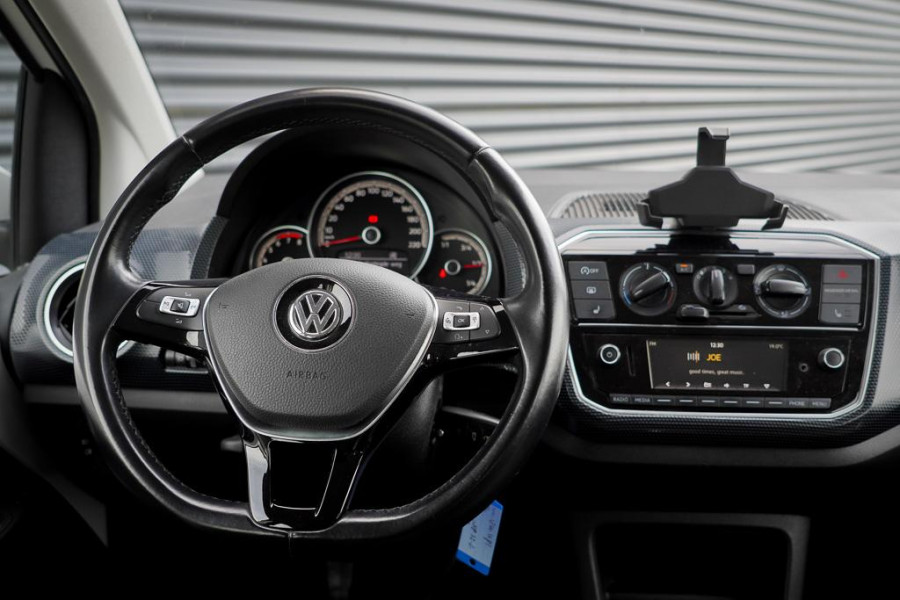 Volkswagen up! 1.0 BMT move up! / Winterpack / 5Drs / Stoelverwarming / AppConnect