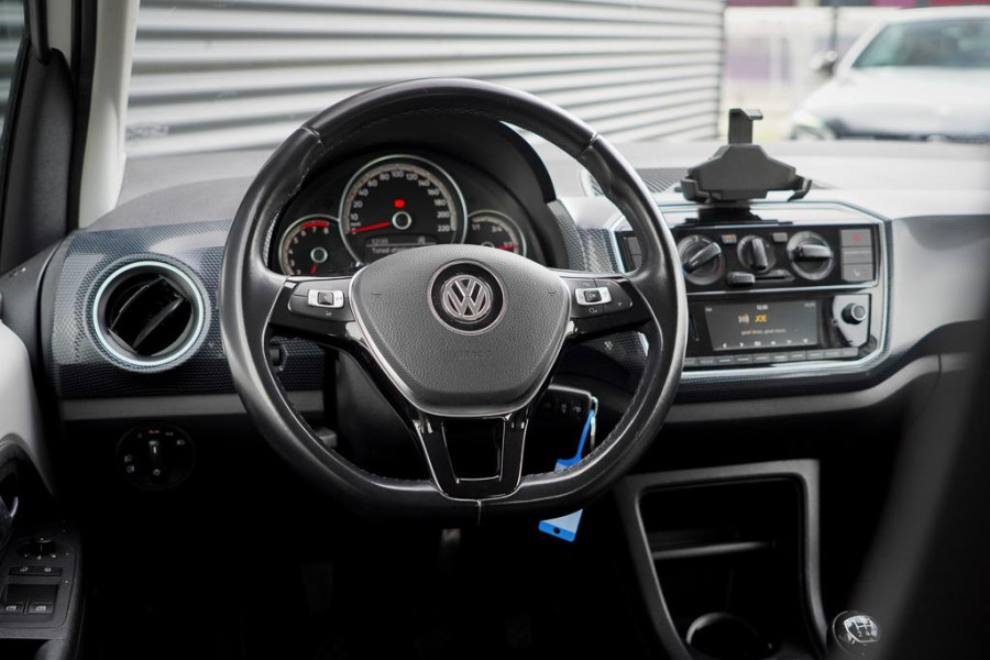 Volkswagen up! 1.0 BMT move up! / Winterpack / 5Drs / Stoelverwarming / AppConnect