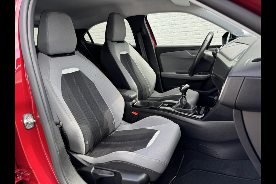 Opel Mokka 1.2 Turbo Business Elegance Adaptive cruise Climate control Stoel- en stuurverwarming Apple / Android parkeersensoren