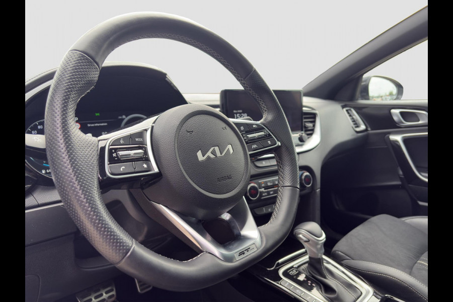 Kia Ceed Sportswagon 1.5 T-GDi GT-Line Automaat | Stoelverwarming | Sportstuur | Schuif/Kanteldak | LED | Elektr. Achterklep |