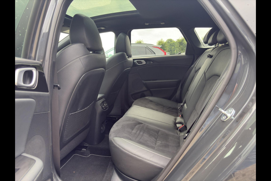 Kia Ceed Sportswagon 1.5 T-GDi GT-Line Automaat | Stoelverwarming | Sportstuur | Schuif/Kanteldak | LED | Elektr. Achterklep |