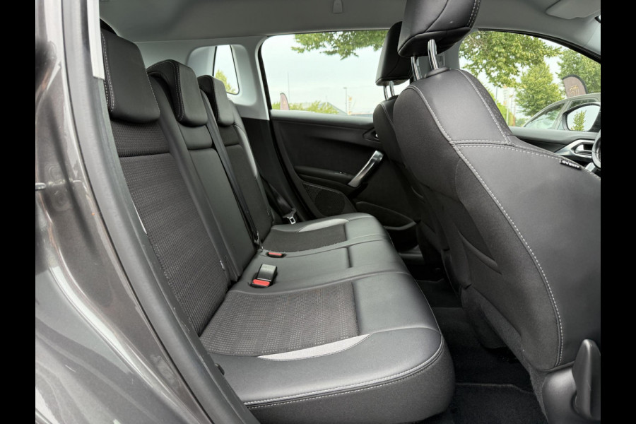 Peugeot 2008 1.2 PureTech Allure 2e Eigenaar,Navi,Aaple Carplay,Clima,Cruise,Trekhaak,APK tot 04-2026