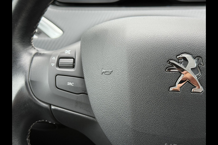 Peugeot 2008 1.2 PureTech Allure 2e Eigenaar,Navi,Aaple Carplay,Clima,Cruise,Trekhaak,APK tot 04-2026