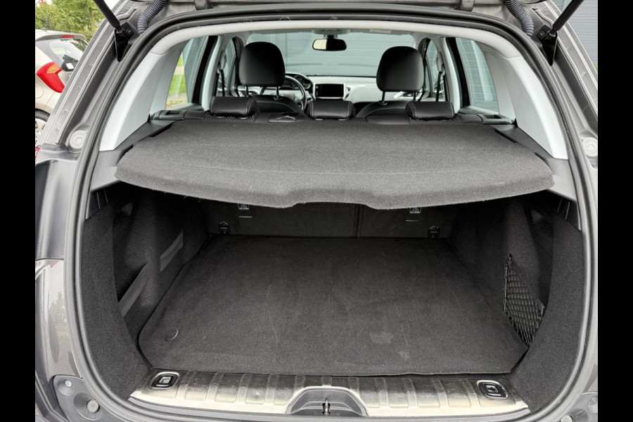 Peugeot 2008 1.2 PureTech Allure 2e Eigenaar,Navi,Aaple Carplay,Clima,Cruise,Trekhaak,APK tot 04-2026