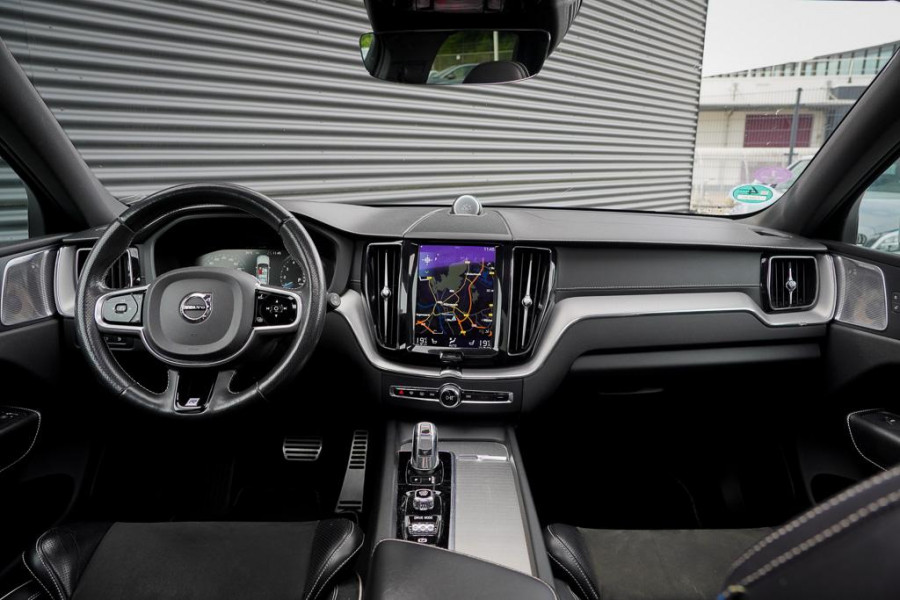 Volvo XC60 2.0 T8 Twin Engine AWD R-Design / Pano / Trekhaak / BowersWilkins / 21'' / Intellisafe