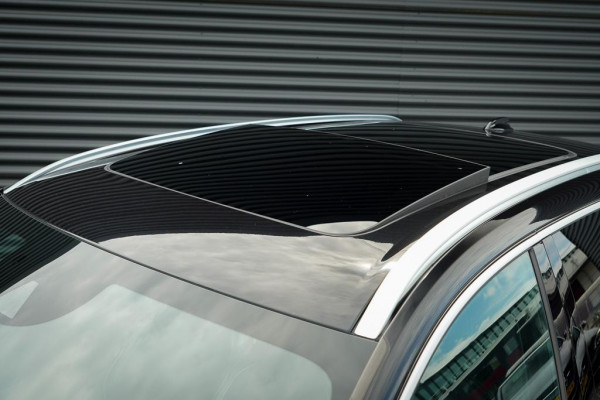 Volvo XC60 2.0 T8 Twin Engine AWD R-Design / Pano / Trekhaak / BowersWilkins / 21'' / Intellisafe