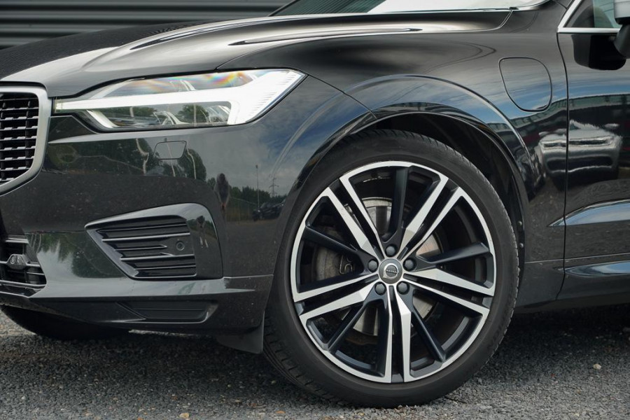 Volvo XC60 2.0 T8 Twin Engine AWD R-Design / Pano / Trekhaak / BowersWilkins / 21'' / Intellisafe