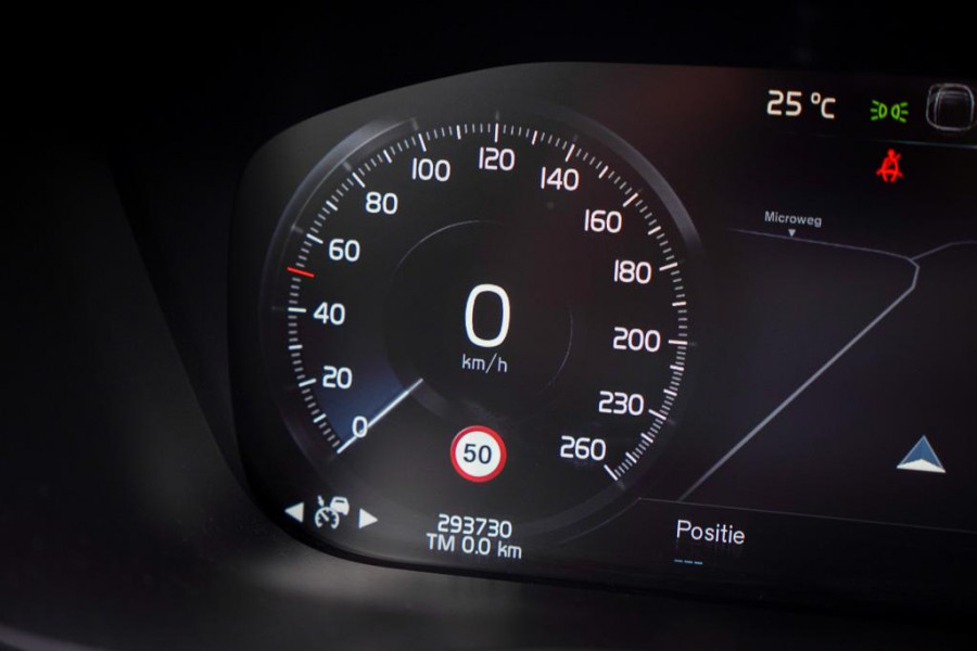 Volvo XC60 2.0 T8 Twin Engine AWD R-Design / Pano / Trekhaak / BowersWilkins / 21'' / Intellisafe