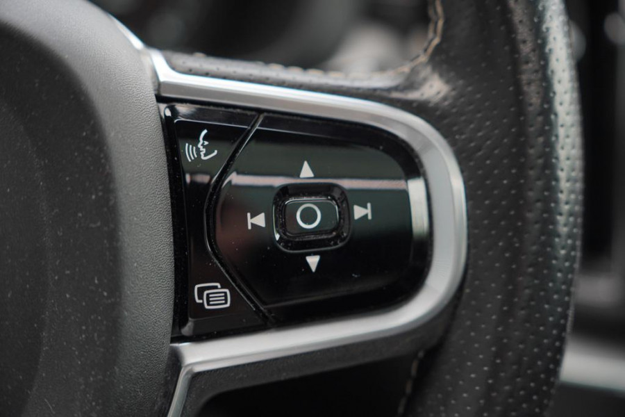 Volvo XC60 2.0 T8 Twin Engine AWD R-Design / Pano / Trekhaak / BowersWilkins / 21'' / Intellisafe