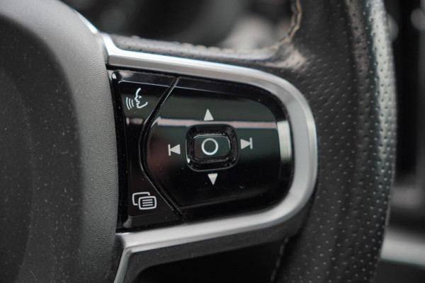 Volvo XC60 2.0 T8 Twin Engine AWD R-Design / Pano / Trekhaak / BowersWilkins / 21'' / Intellisafe
