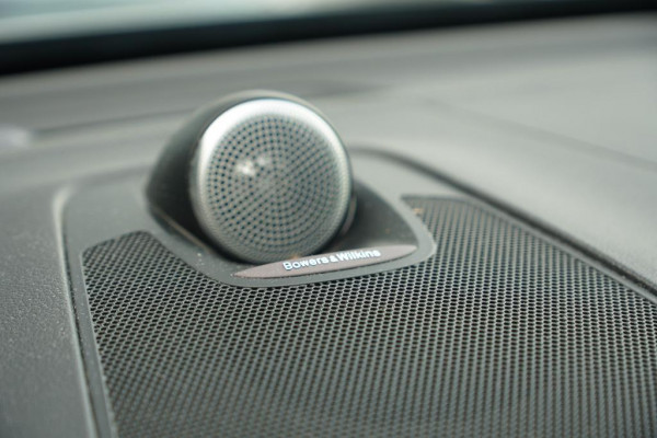 Volvo XC60 2.0 T8 Twin Engine AWD R-Design / Pano / Trekhaak / BowersWilkins / 21'' / Intellisafe