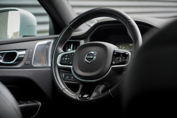 Volvo XC60 2.0 T8 Twin Engine AWD R-Design / Pano / Trekhaak / BowersWilkins / 21'' / Intellisafe