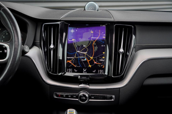 Volvo XC60 2.0 T8 Twin Engine AWD R-Design / Pano / Trekhaak / BowersWilkins / 21'' / Intellisafe