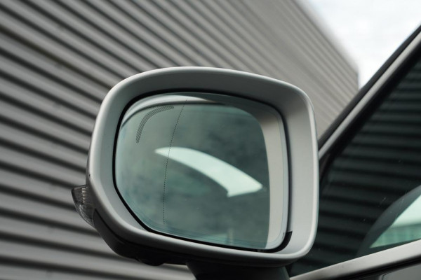 Volvo XC60 2.0 T8 Twin Engine AWD R-Design / Pano / Trekhaak / BowersWilkins / 21'' / Intellisafe