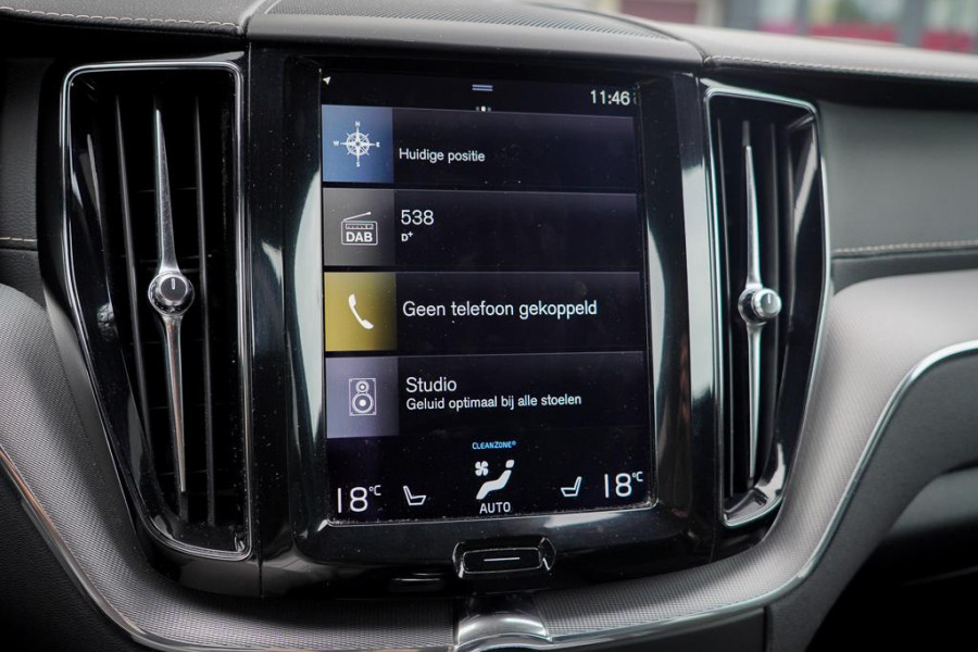 Volvo XC60 2.0 T8 Twin Engine AWD R-Design / Pano / Trekhaak / BowersWilkins / 21'' / Intellisafe