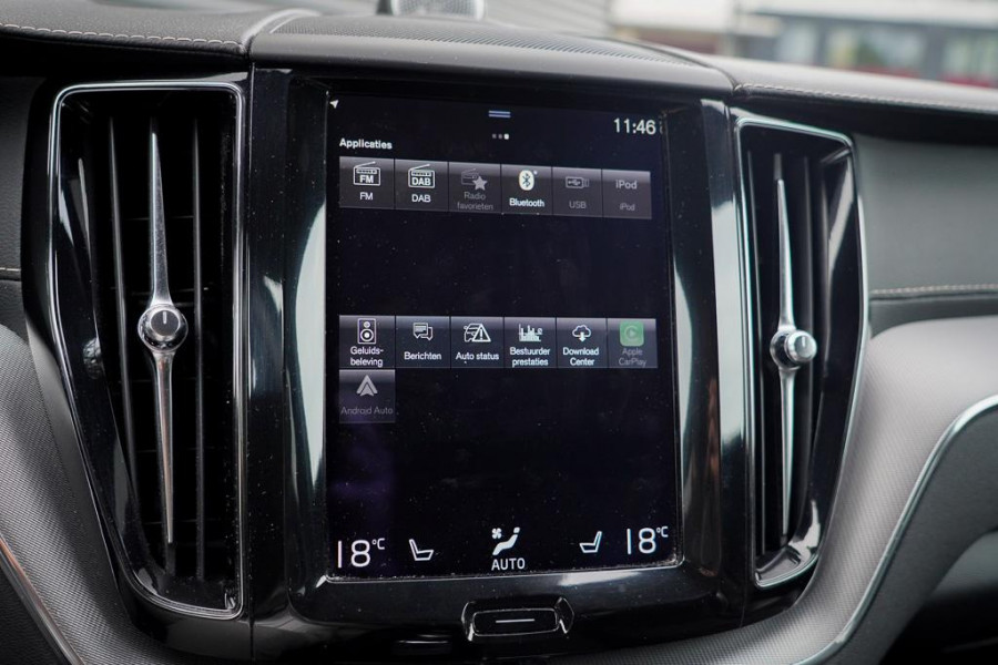 Volvo XC60 2.0 T8 Twin Engine AWD R-Design / Pano / Trekhaak / BowersWilkins / 21'' / Intellisafe