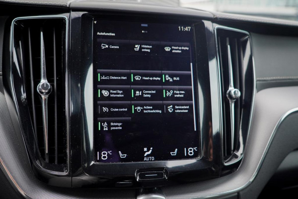 Volvo XC60 2.0 T8 Twin Engine AWD R-Design / Pano / Trekhaak / BowersWilkins / 21'' / Intellisafe