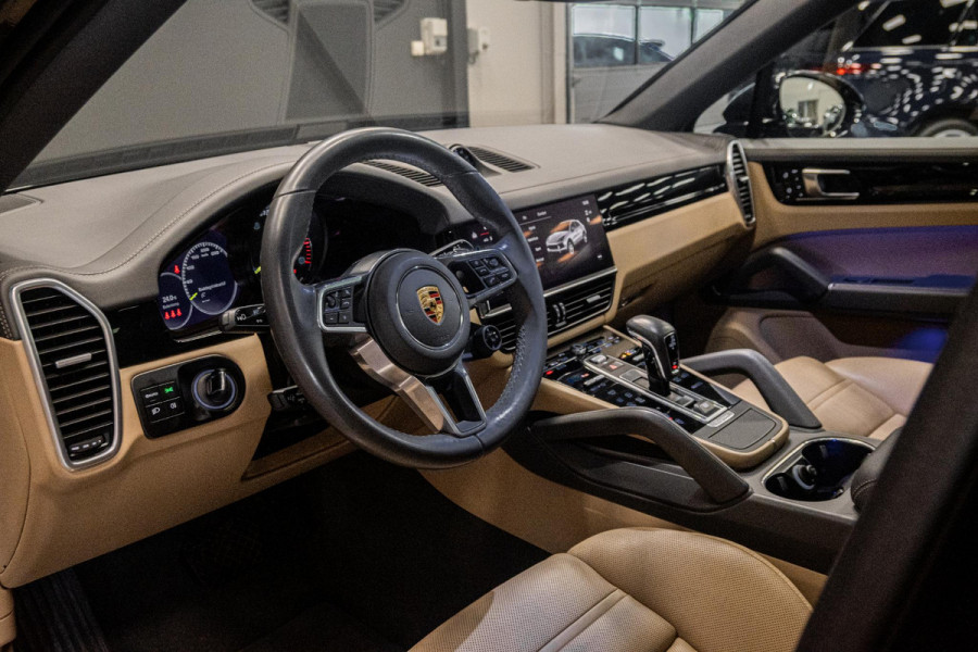 Porsche Cayenne Coupé 3.0 E-Hybrid Platinum Edition *Sport-Design / Porsche-Approved / BOSE / Panorama / Stoelventilatie / Soft-Close / 18-Wegs / PASM*