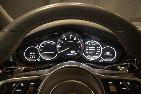Porsche Cayenne Coupé 3.0 E-Hybrid Platinum Edition *Sport-Design / Porsche-Approved / BOSE / Panorama / Stoelventilatie / Soft-Close / 18-Wegs / PASM*