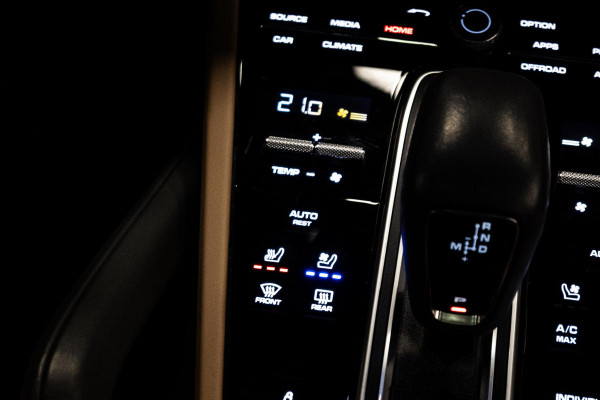 Porsche Cayenne Coupé 3.0 E-Hybrid Platinum Edition *Sport-Design / Porsche-Approved / BOSE / Panorama / Stoelventilatie / Soft-Close / 18-Wegs / PASM*