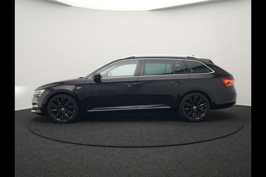 Škoda Superb Combi TSI iV Lauren & Klement Plug In Hybrid 218pk PHEV | Black Optic | Cruise Control | Crystal LED | Lederen Sportstoelen Memory & Verwarmd | Apple Carplay | Canton Audio | Navigatie | Verwamd Stuur | DAB |