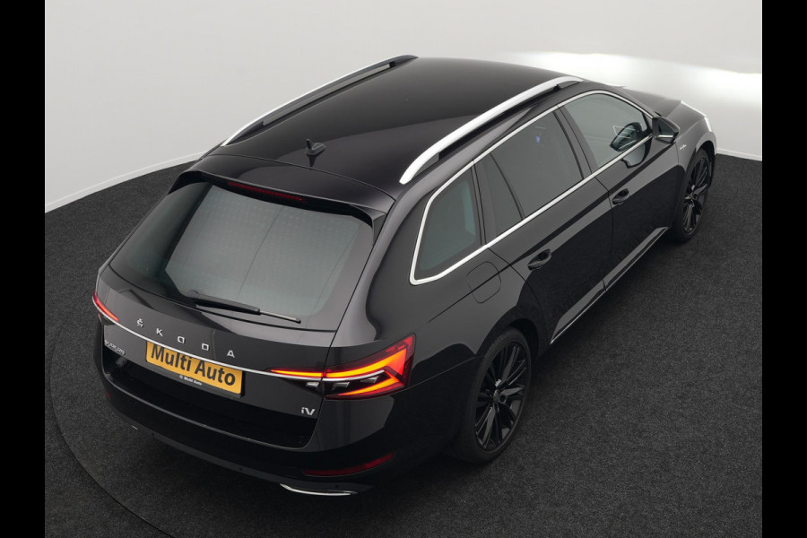 Škoda Superb Combi TSI iV Lauren & Klement Plug In Hybrid 218pk PHEV | Black Optic | Cruise Control | Crystal LED | Lederen Sportstoelen Memory & Verwarmd | Apple Carplay | Canton Audio | Navigatie | Verwamd Stuur | DAB |