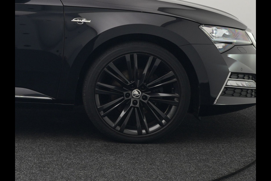 Škoda Superb Combi TSI iV Lauren & Klement Plug In Hybrid 218pk PHEV | Black Optic | Cruise Control | Crystal LED | Lederen Sportstoelen Memory & Verwarmd | Apple Carplay | Canton Audio | Navigatie | Verwamd Stuur | DAB |