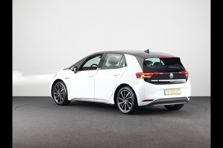Volkswagen ID.3 Pure 45 kWh 150PK | Navigatie | Parkeersensoren | Led koplampen