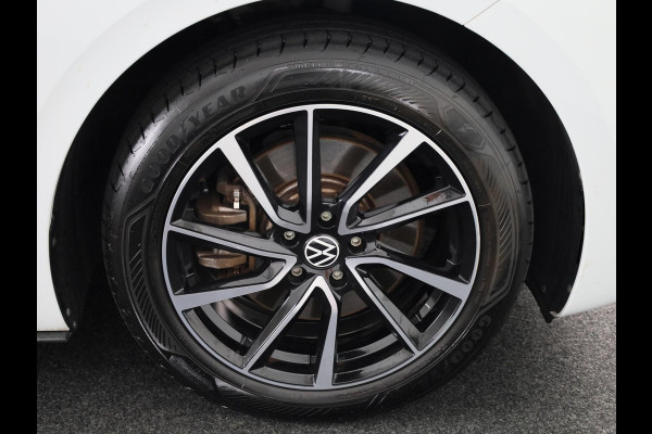 Volkswagen ID.3 Pure 45 kWh 150PK | Navigatie | Parkeersensoren | Led koplampen