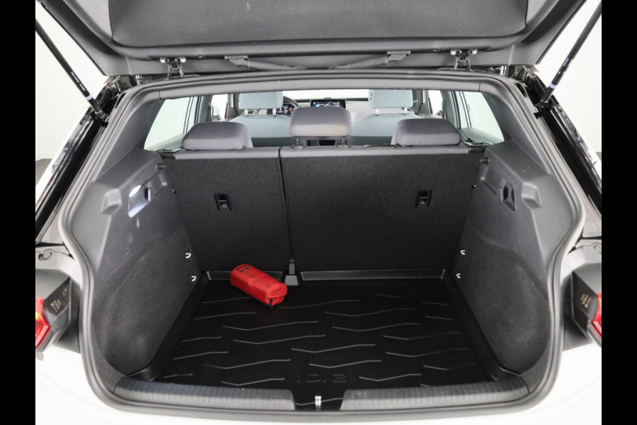 Volkswagen ID.3 Pure 45 kWh 150PK | Navigatie | Parkeersensoren | Led koplampen