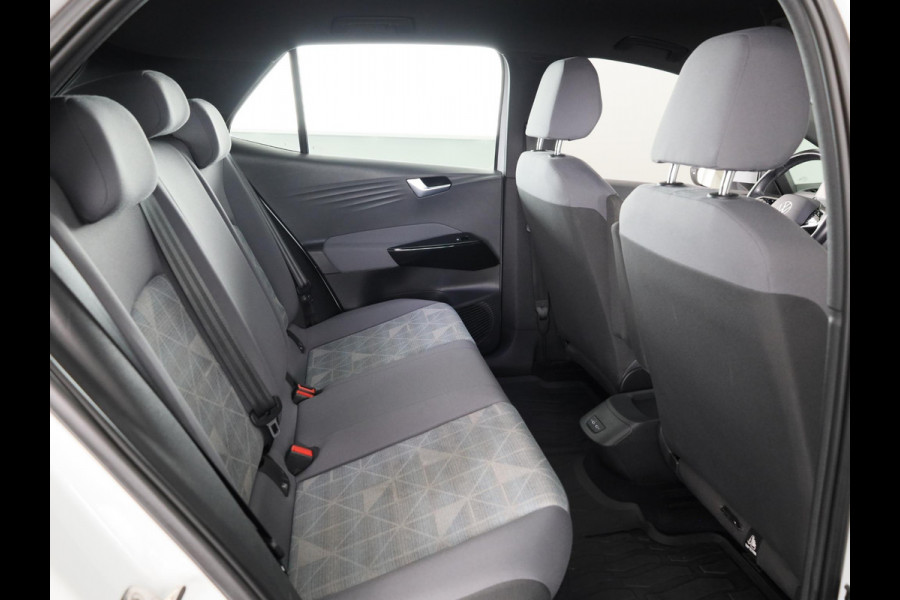 Volkswagen ID.3 Pure 45 kWh 150PK | Navigatie | Parkeersensoren | Led koplampen