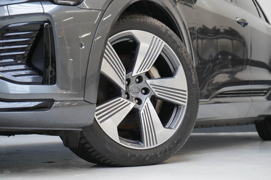 Audi Q8 e-tron 55 quattro 408pk S Edition 115 kWh | Head-Up | BTW | Panoramadak | Leder | Keyless | Trekhaak afn. | B&O